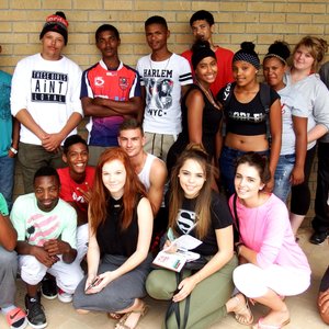  ‘n Deel van Gansbaai Academia se trotse 78 matrikulante van 2015. Die slaagsyfer is 88,5%, teenoor 2014 se 86%, terwyl die slaagsyfer oor 5 jaar nog nooit onder 80% was nie. Die skool spog ook met 27 Universiteitstoelatings-matrikulante, teenoor 2014 se 14, asook met 7 onderskeidings.  Die Top-kandidaat is Simphiwe Yana met ‘n algehele gemiddeld van bo 70%. 